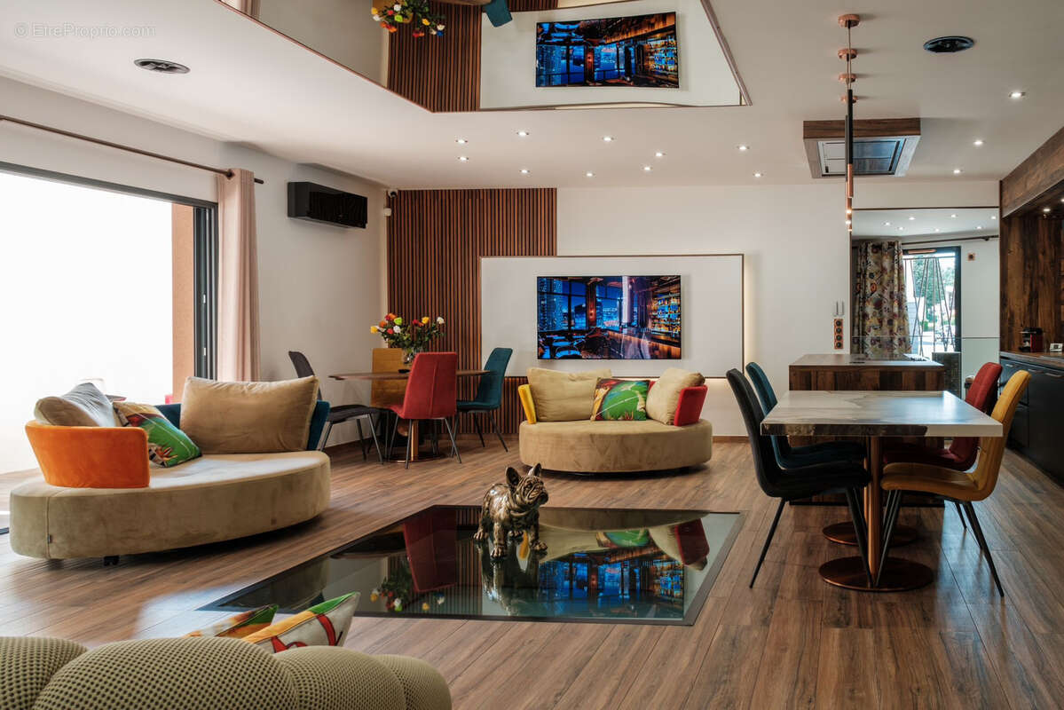 Appartement à SAINT-PRIEST-EN-JAREZ