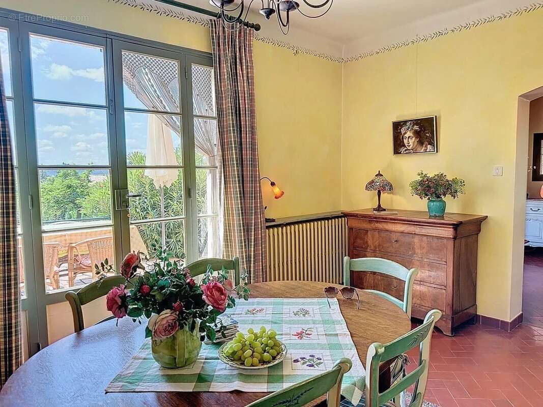 Maison à VILLECROZE