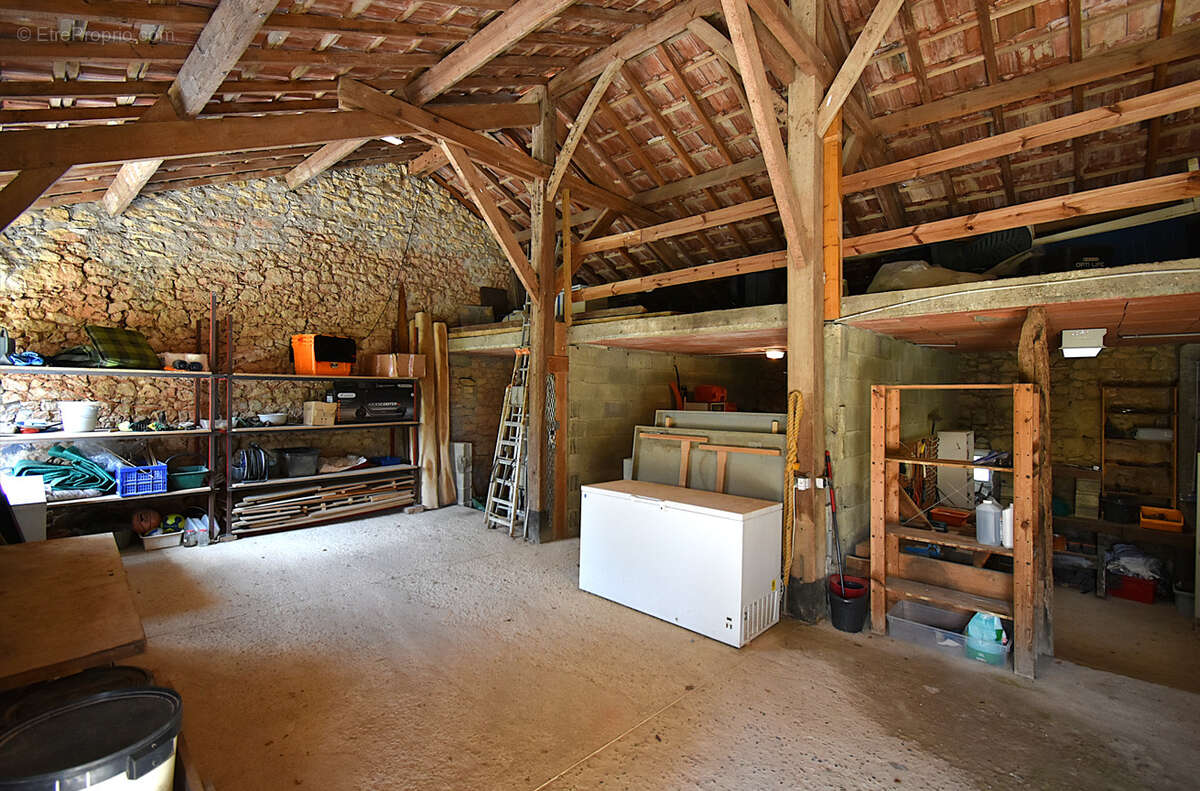Très belle maison rénovée sur 8h avec terrain de loisir. - photo 11