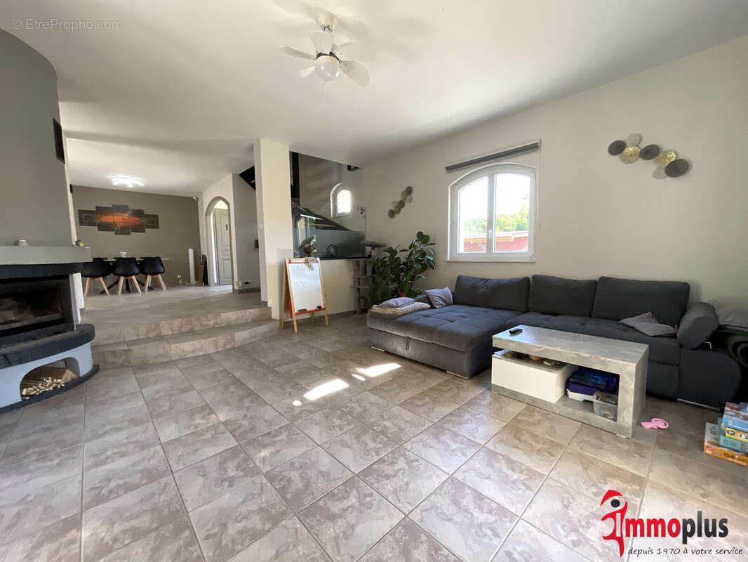 SENTHEIM - Maison individuelle de 155 m2 avec 3 suites, garage double et dépendance - Belles prestations ! - photo 12