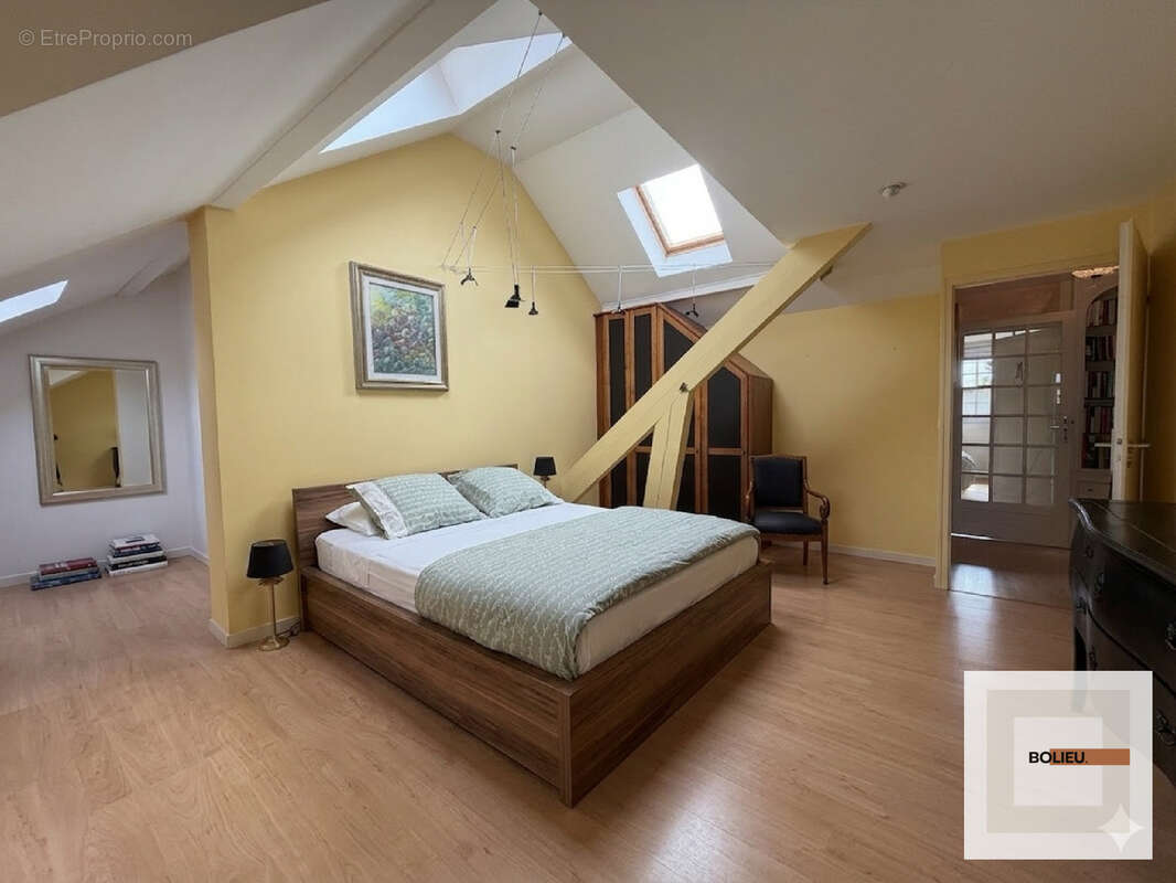 Maison à CRANVES-SALES