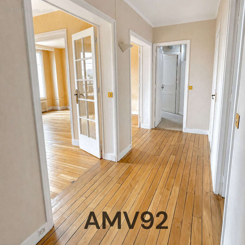 Appartement à LA GARENNE-COLOMBES