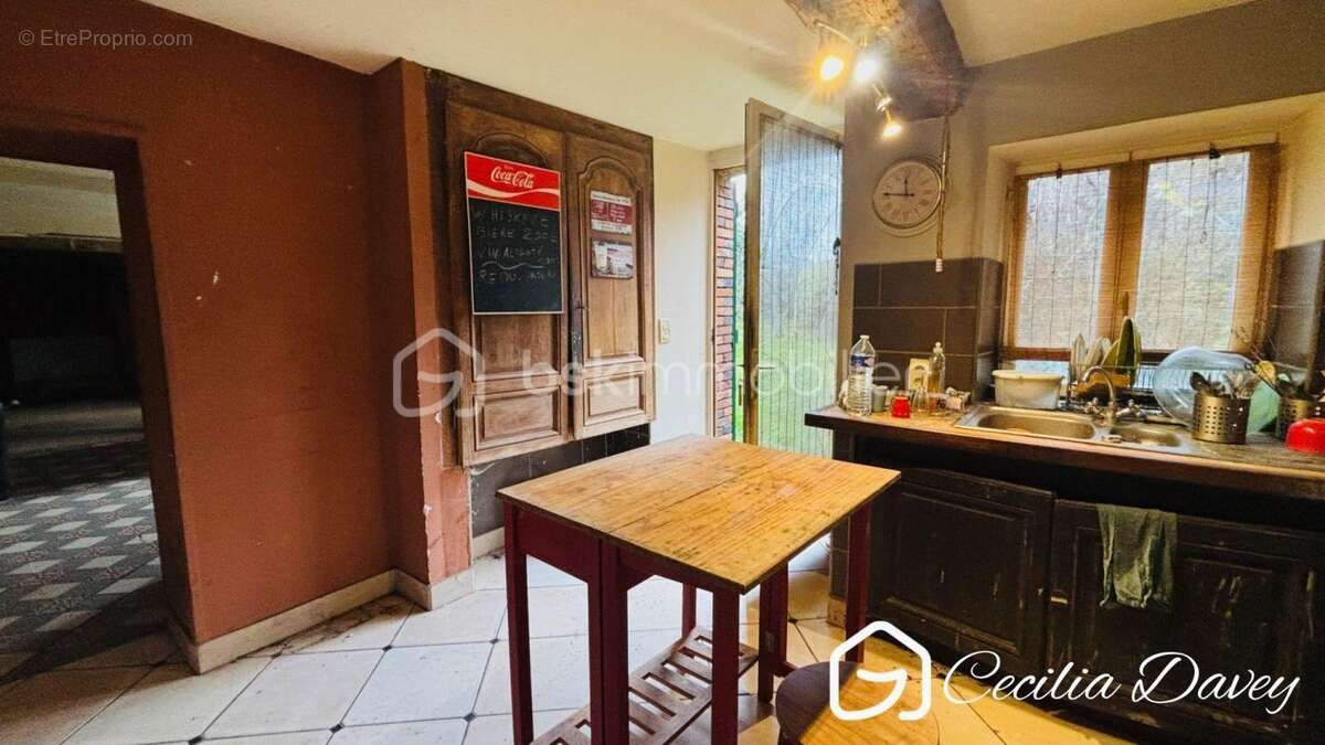 Maison à VILLENEUVE-L&#039;ARCHEVEQUE