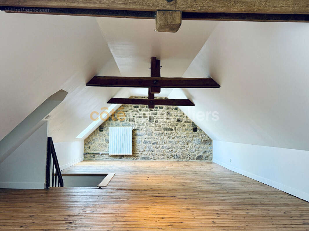 Maison à CONDE-SUR-VIRE