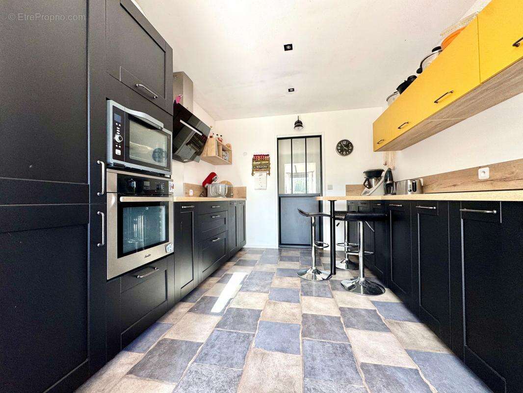 Maison à MAROLLES-EN-HUREPOIX