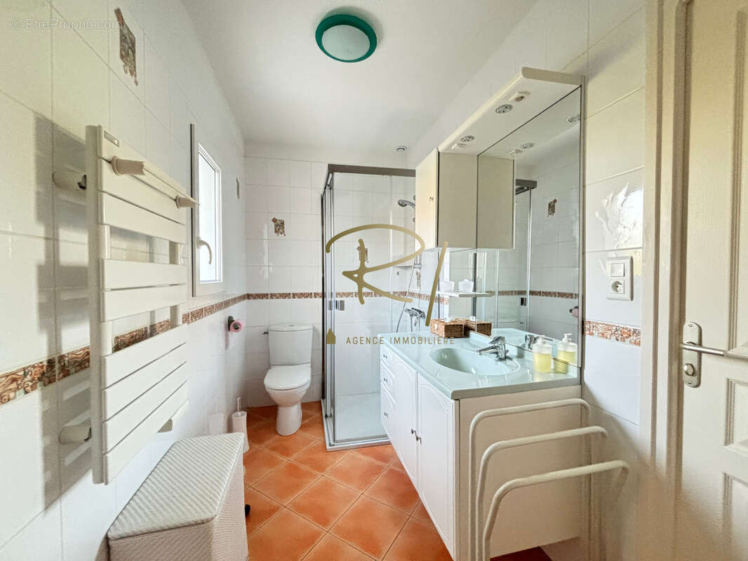 Ruoms belle villa avec piscine - photo 11