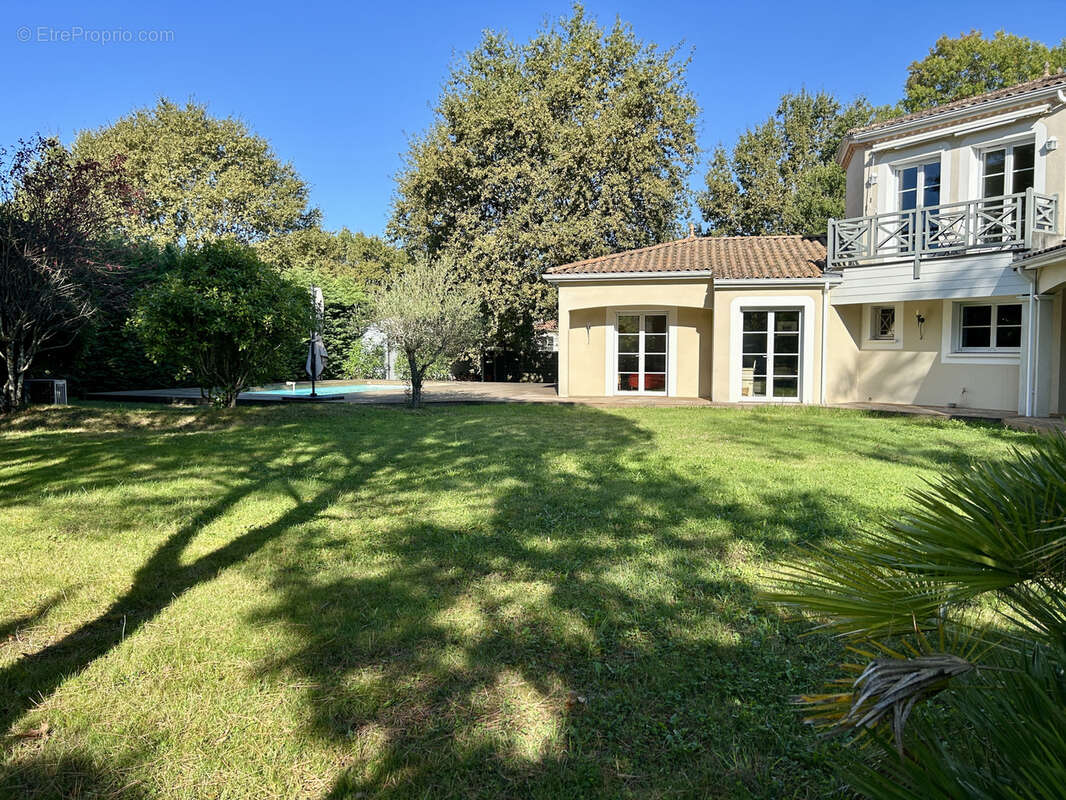 Maison à SALLEBOEUF