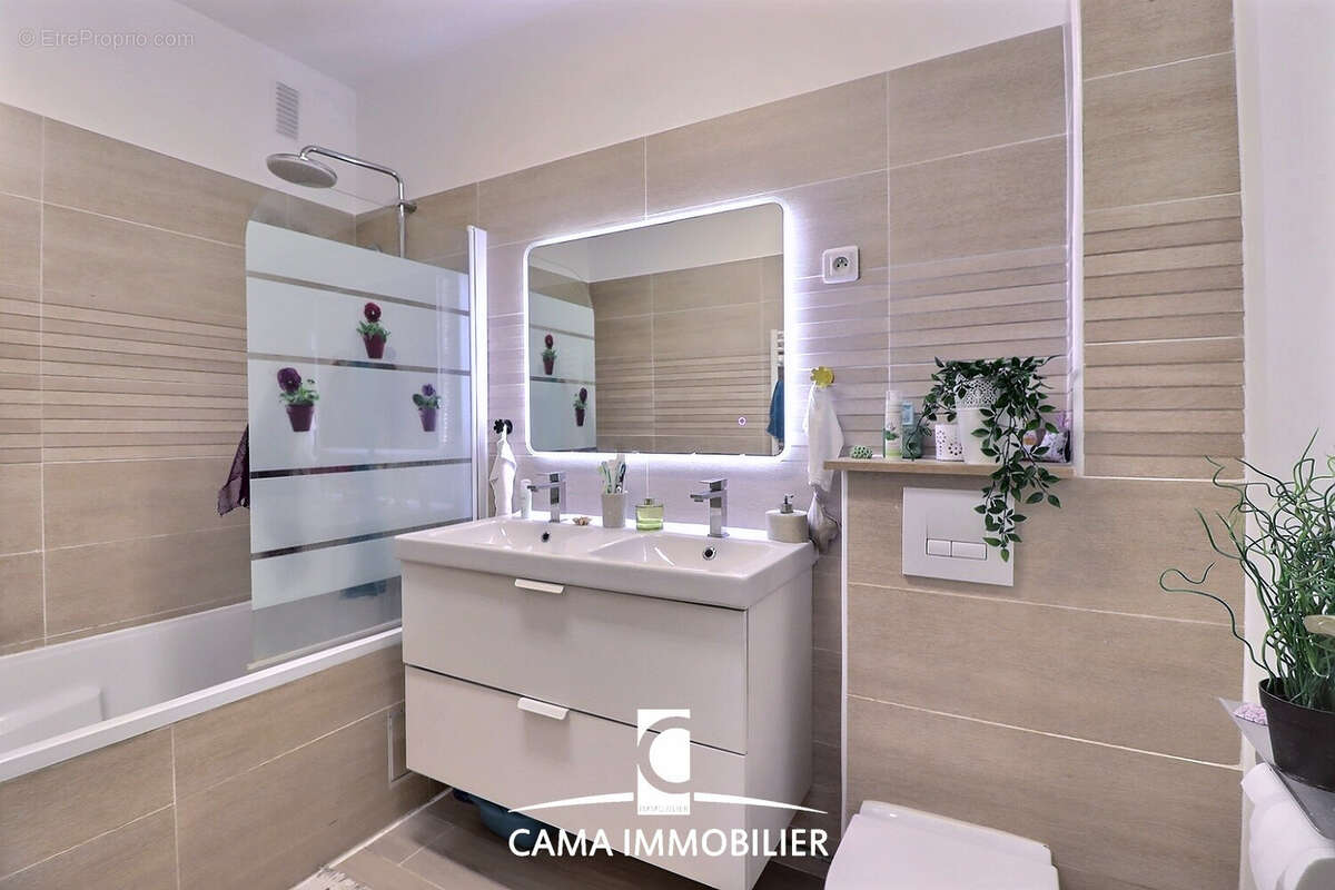 Appartement à FONTENAY-LE-FLEURY