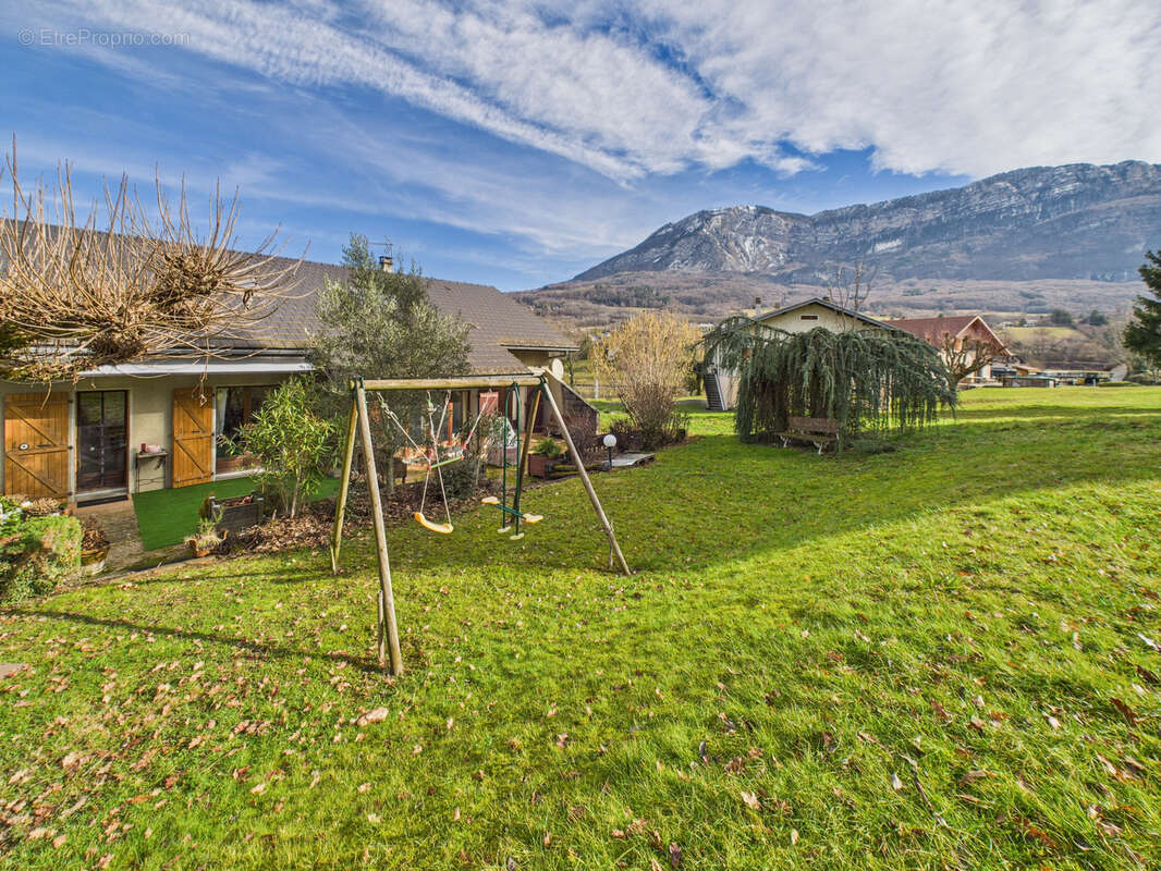 MOUXY - Maison traditionnelle 188m2 - terrain constructible  1875m2- vue dégagée au calme - photo 17