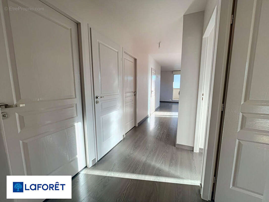 Appartement à SAINT-FARGEAU-PONTHIERRY