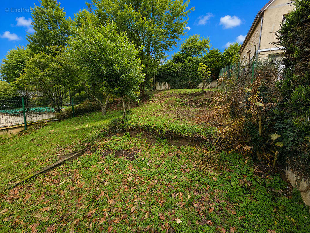 Maison à VERRIERES-LE-BUISSON