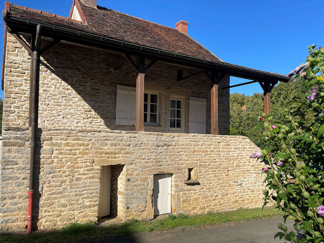 Maison à SAINT-MARTIN-DU-TARTRE
