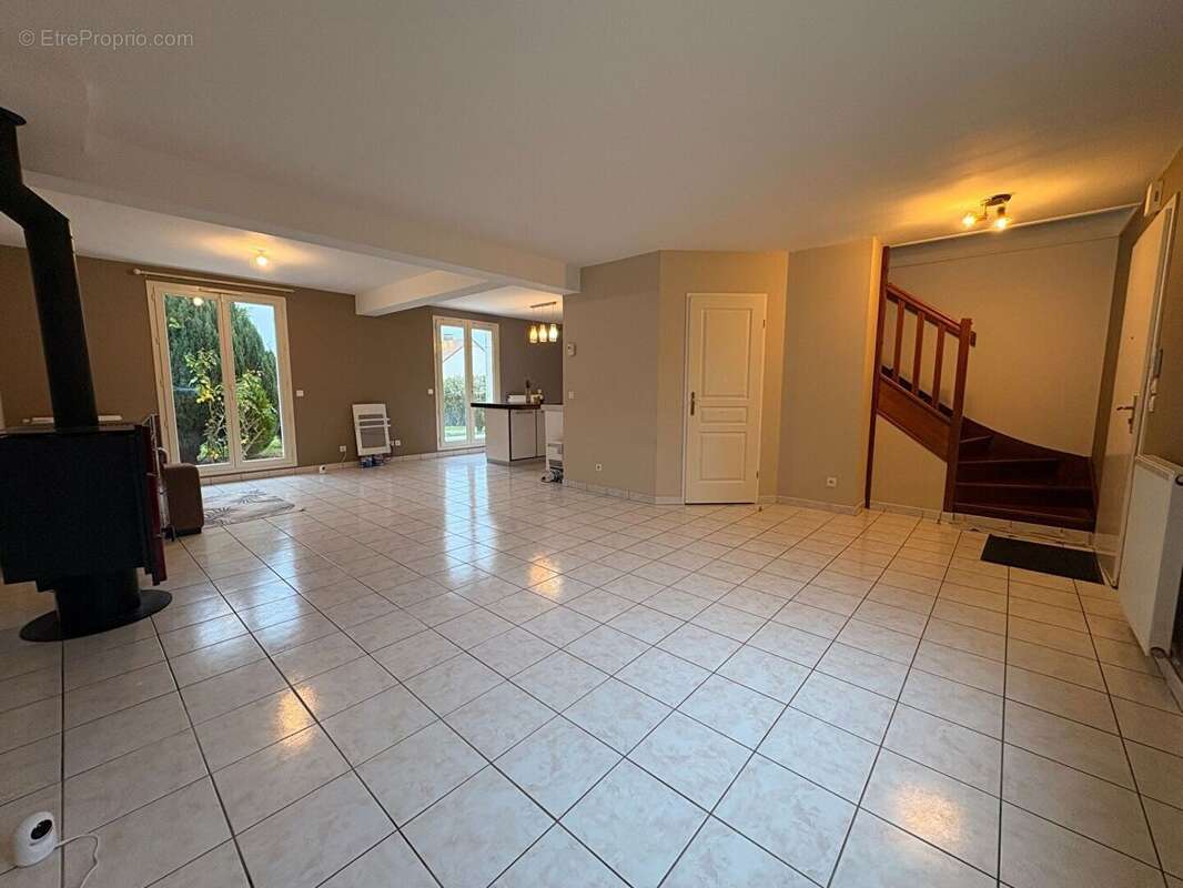 Maison Proche Saint crépin 6 pièce(s) 125 m2 - photo 2