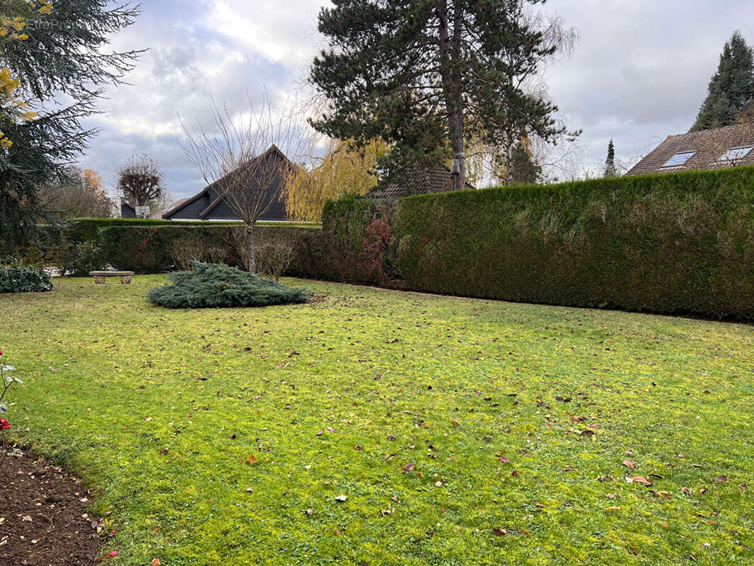 Maison à SAINT-NOM-LA-BRETECHE