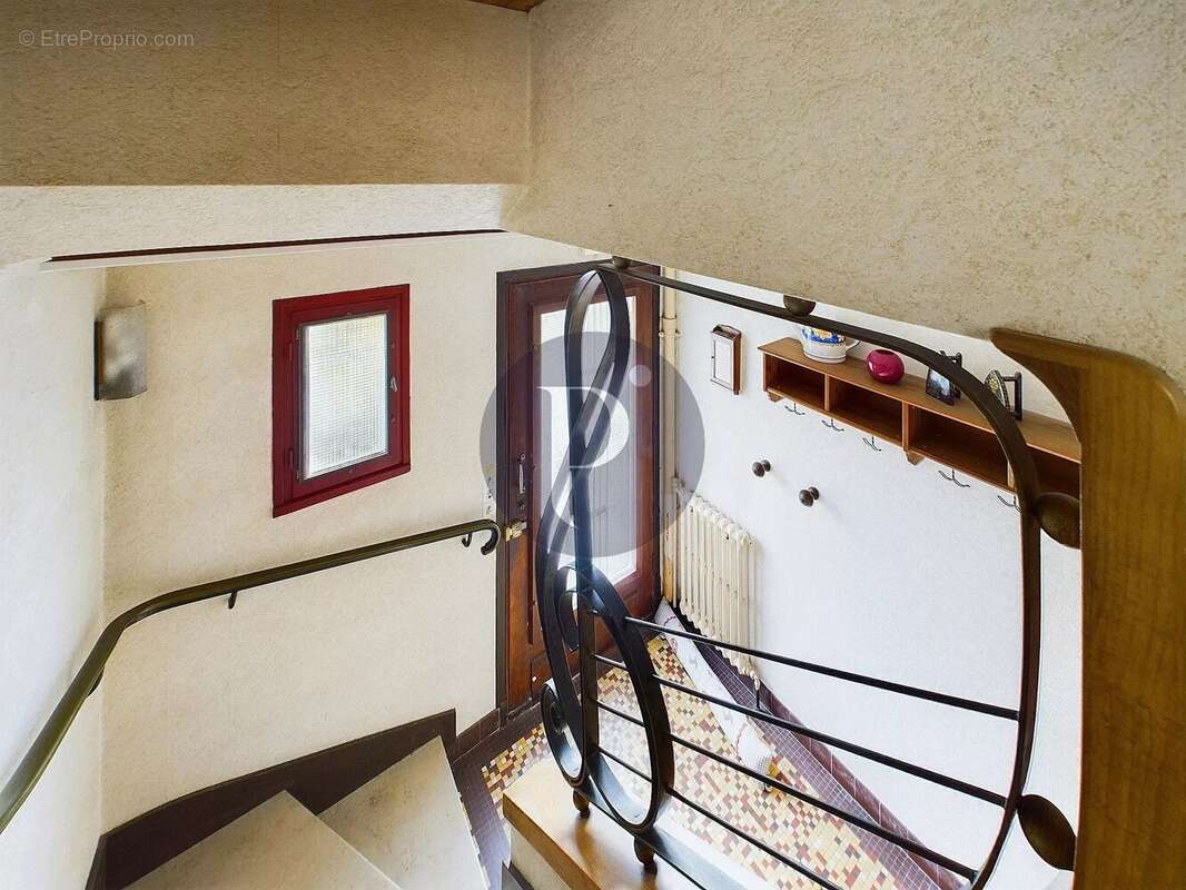 Maison à VERRIERES-LE-BUISSON