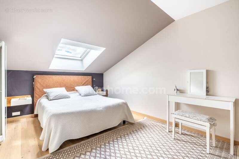Appartement à NEUVILLE-SUR-SAONE