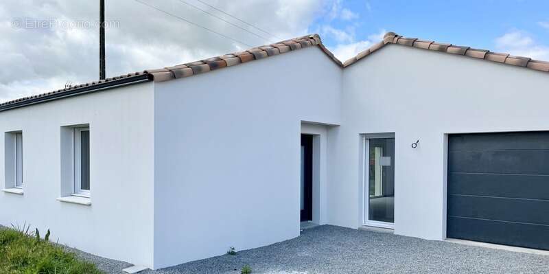 Maison à SALLERTAINE