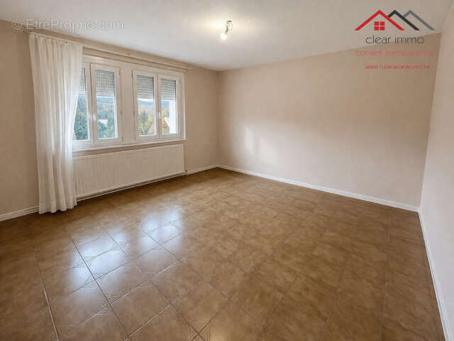Appartement à SCY-CHAZELLES
