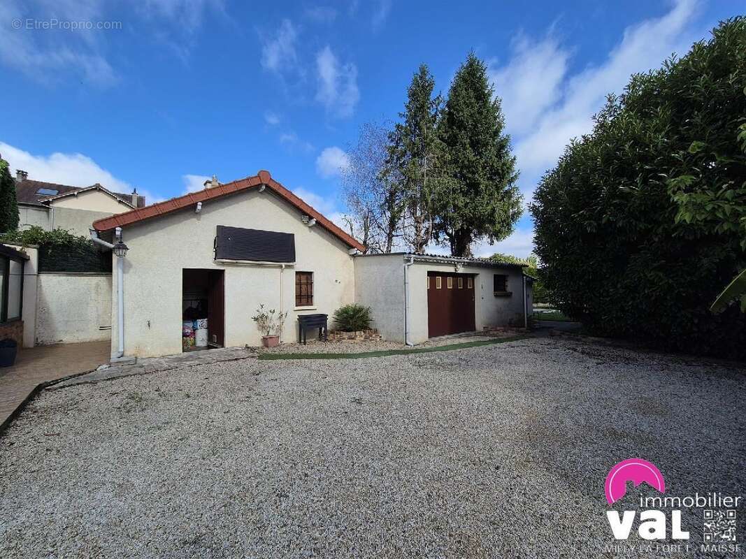 Maison à MILLY-LA-FORET