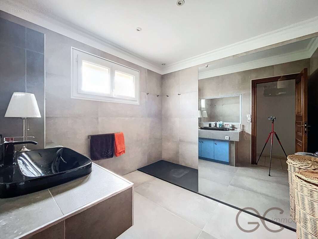 Maison à THEZAN-LES-BEZIERS