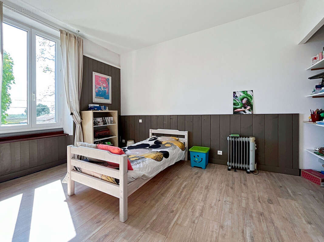 Maison à PUJOLS-SUR-CIRON