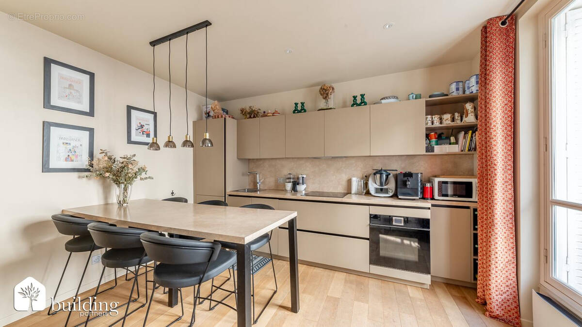 Appartement à PARIS-17E