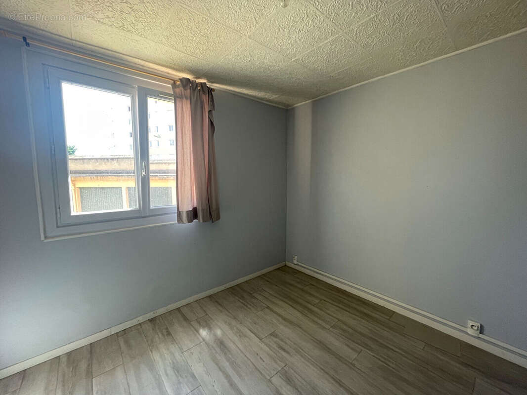 Appartement T3 de 50 m² à Roanne avec isolation extérieure financée - photo 8