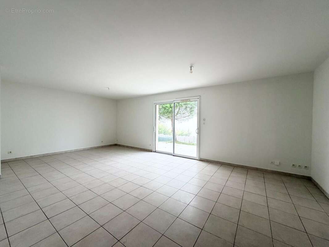 Photo 2 - Maison à SAUVAGNAS