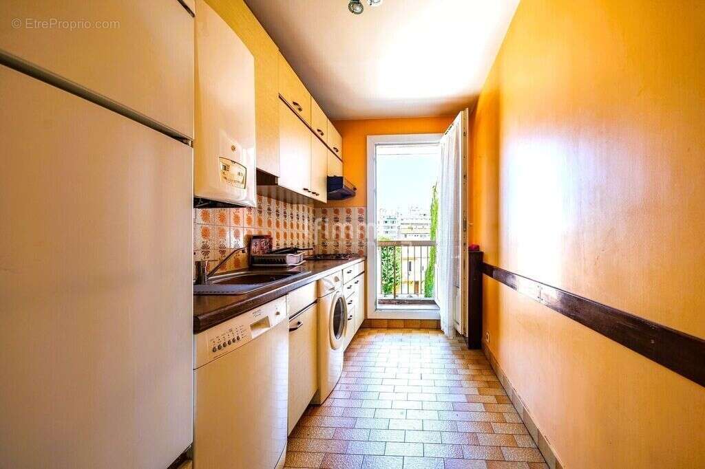 Appartement à MARSEILLE-3E