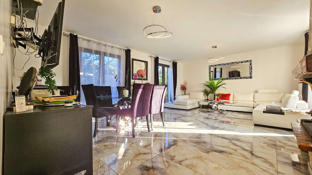 Maison à CONFLANS-SAINTE-HONORINE