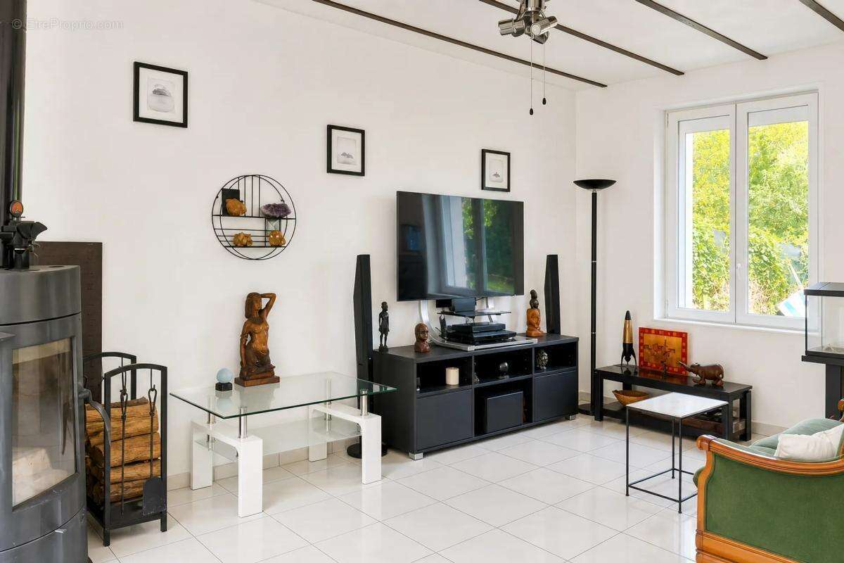 Maison 6 pièces de 115 m2 en vente, située à Jouarre - photo 3