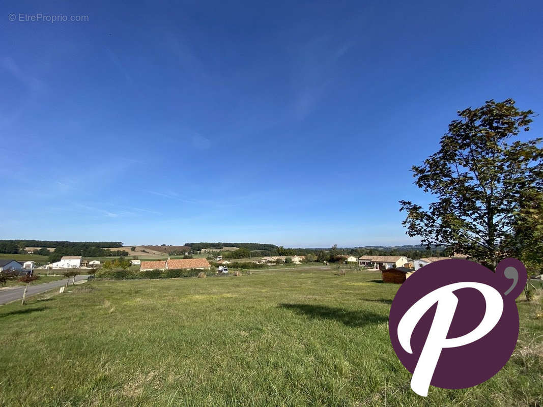 Terrain à THENAC
