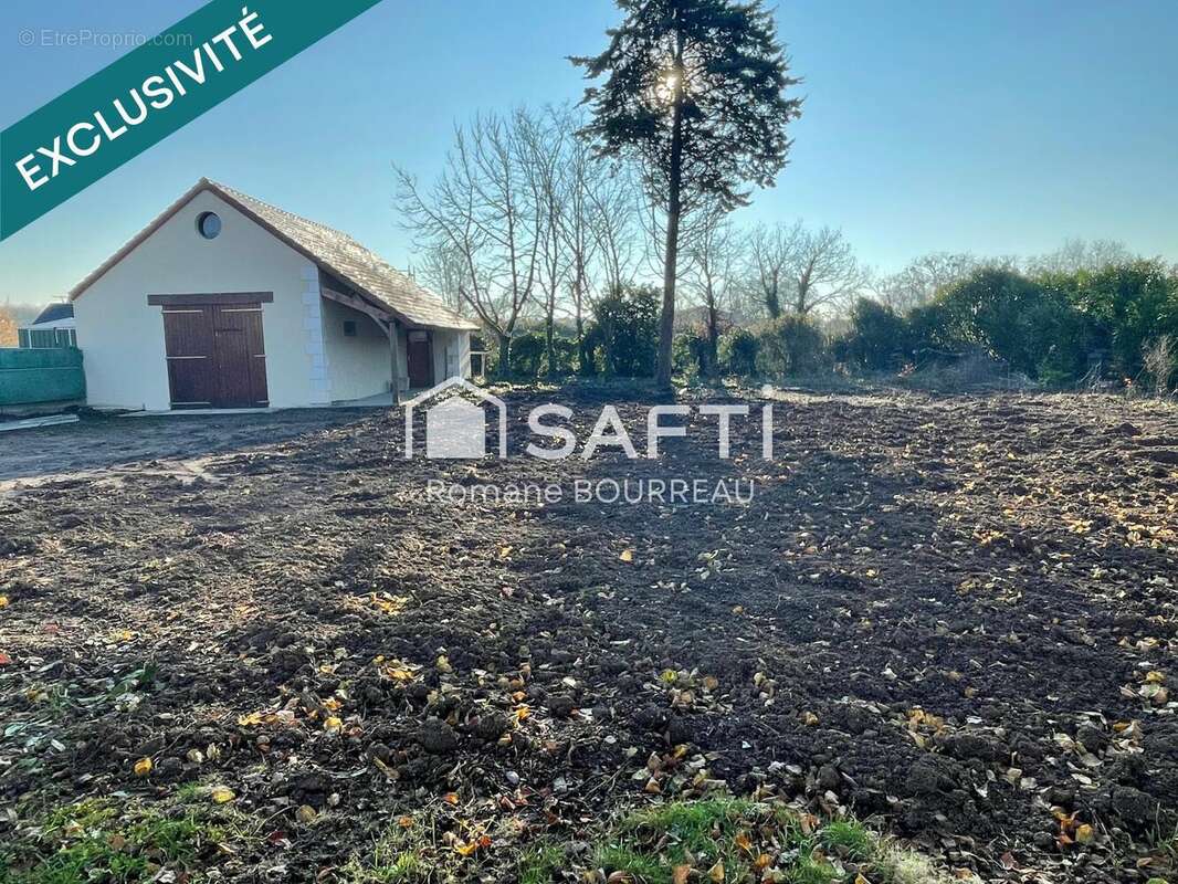 Photo 4 - Terrain à BALLAN-MIRE