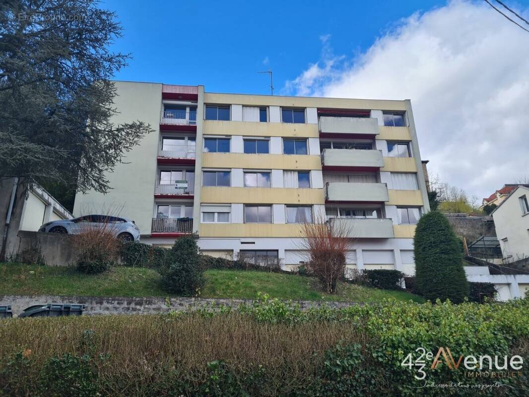 Appartement à SAINT-ETIENNE