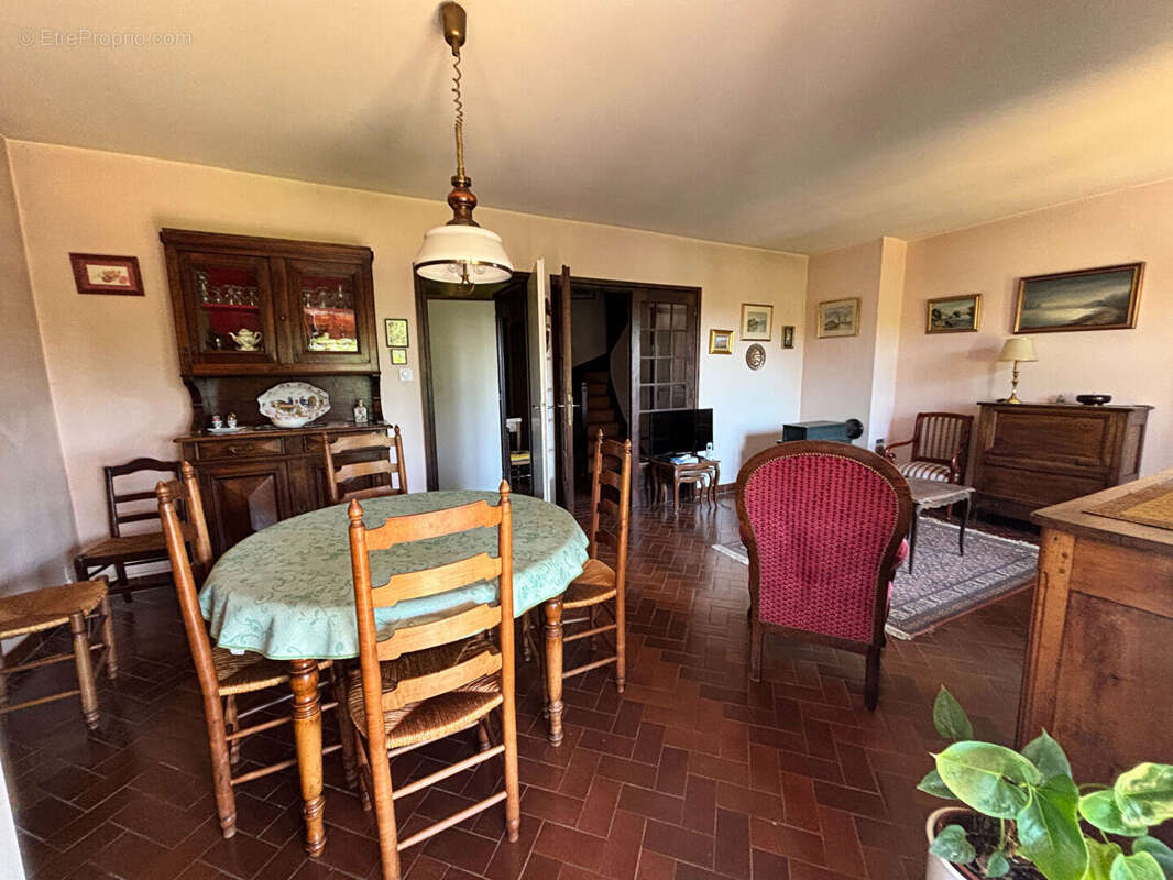 Maison à VAUGNERAY