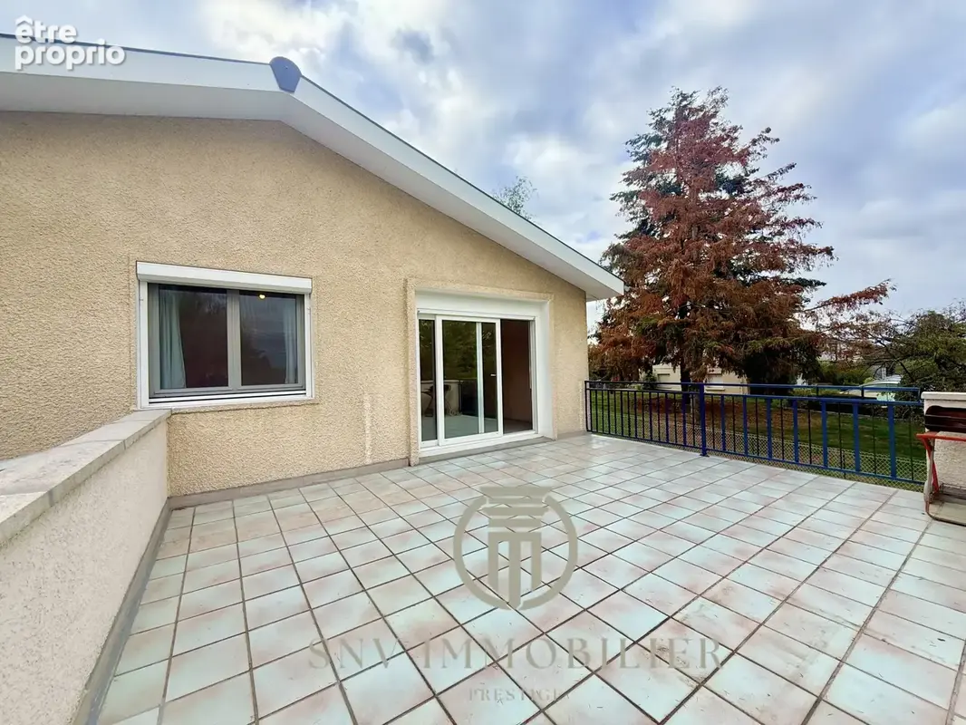 Maison 4 chambres, grande  pièce de vie avec terrasse, garage, cave et grand jardin dans un quartier résidenti - photo 2