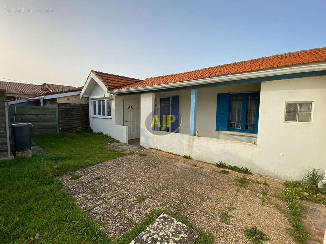 Maison à VENDAYS-MONTALIVET