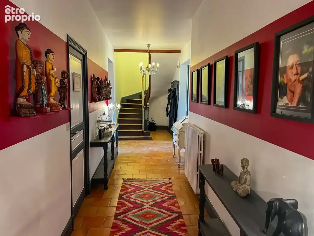 Maison élégante de style chartreuse avec maison d'amis dans un parc privé - photo 6