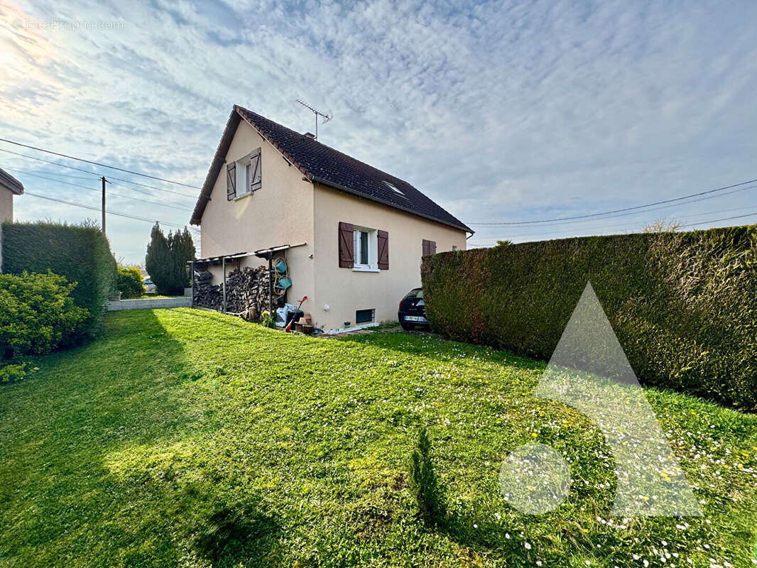Maison à BREVIANDES