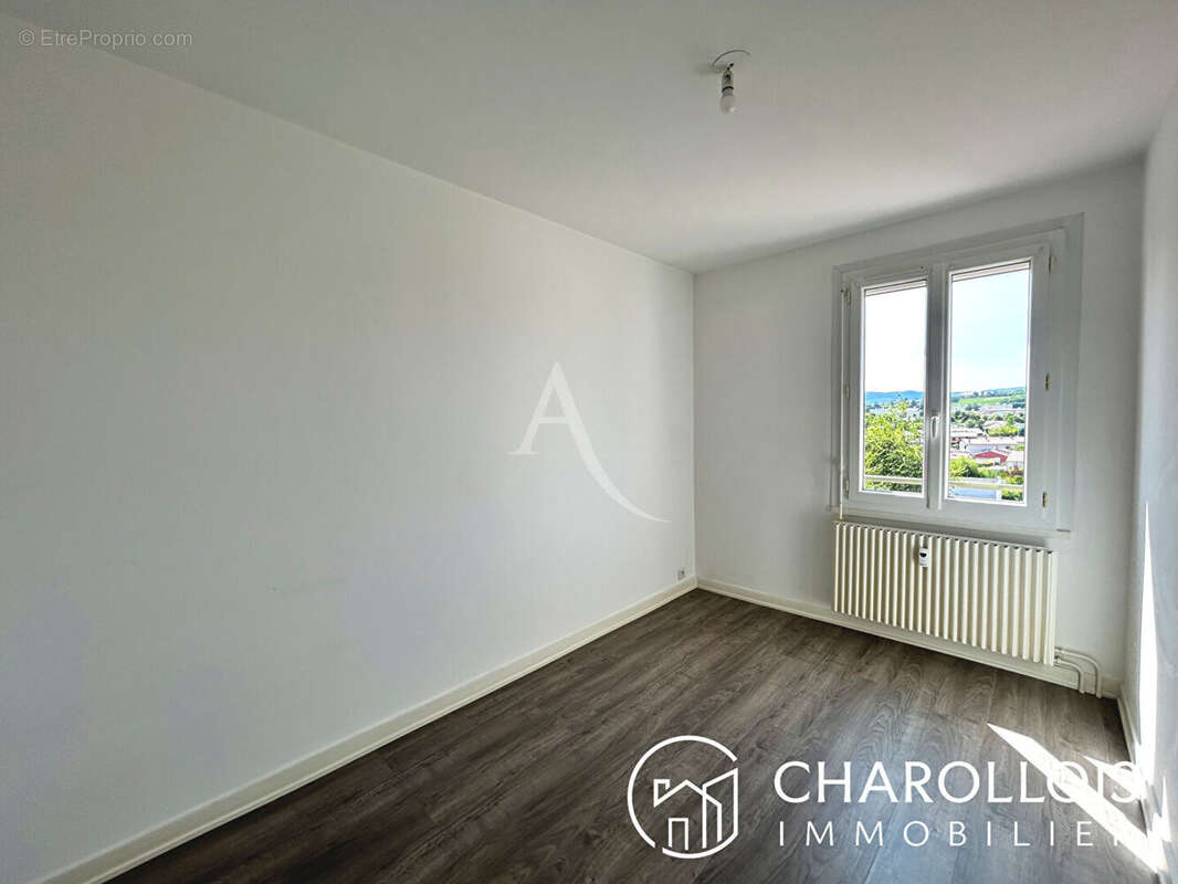 Nouveauté ! Appartement T4 - 71m² - CHARNAY LES MÂCON - photo 6