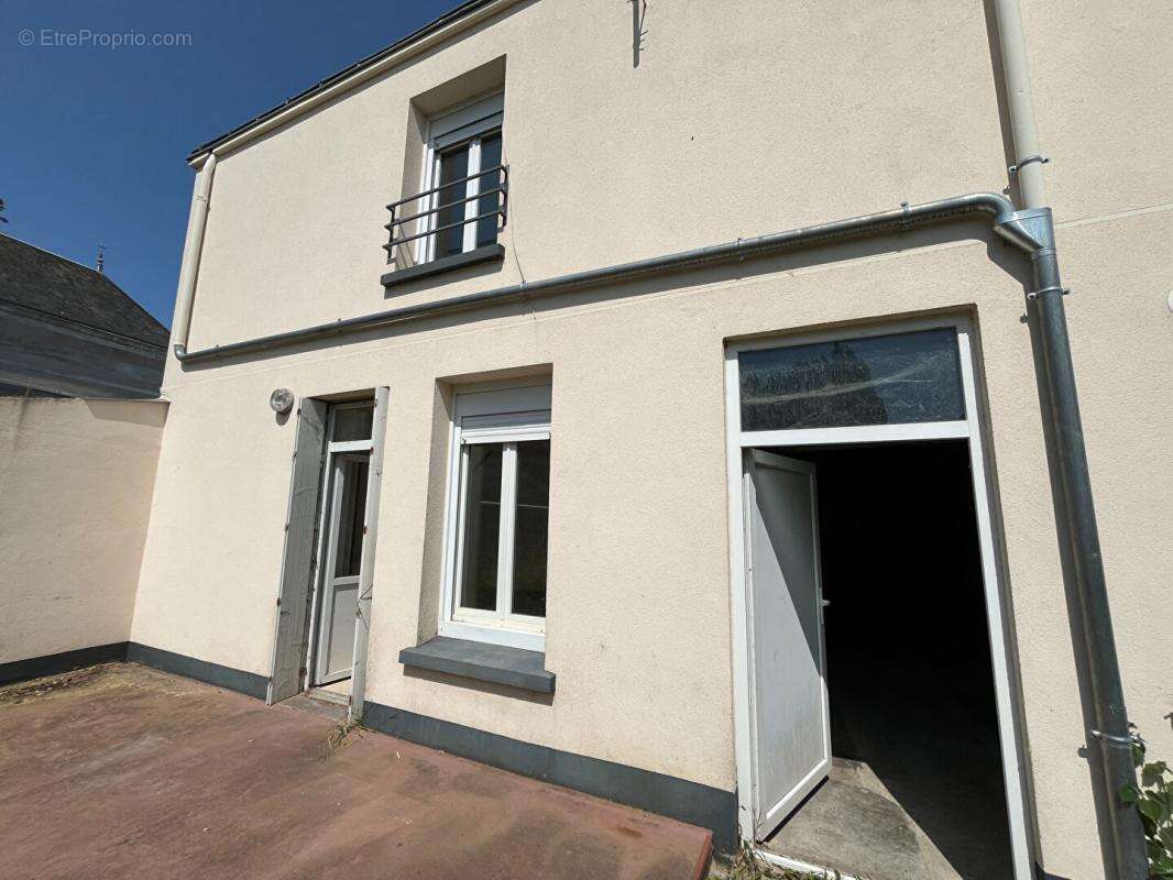 Maison à SAINT-MACAIRE-EN-MAUGES