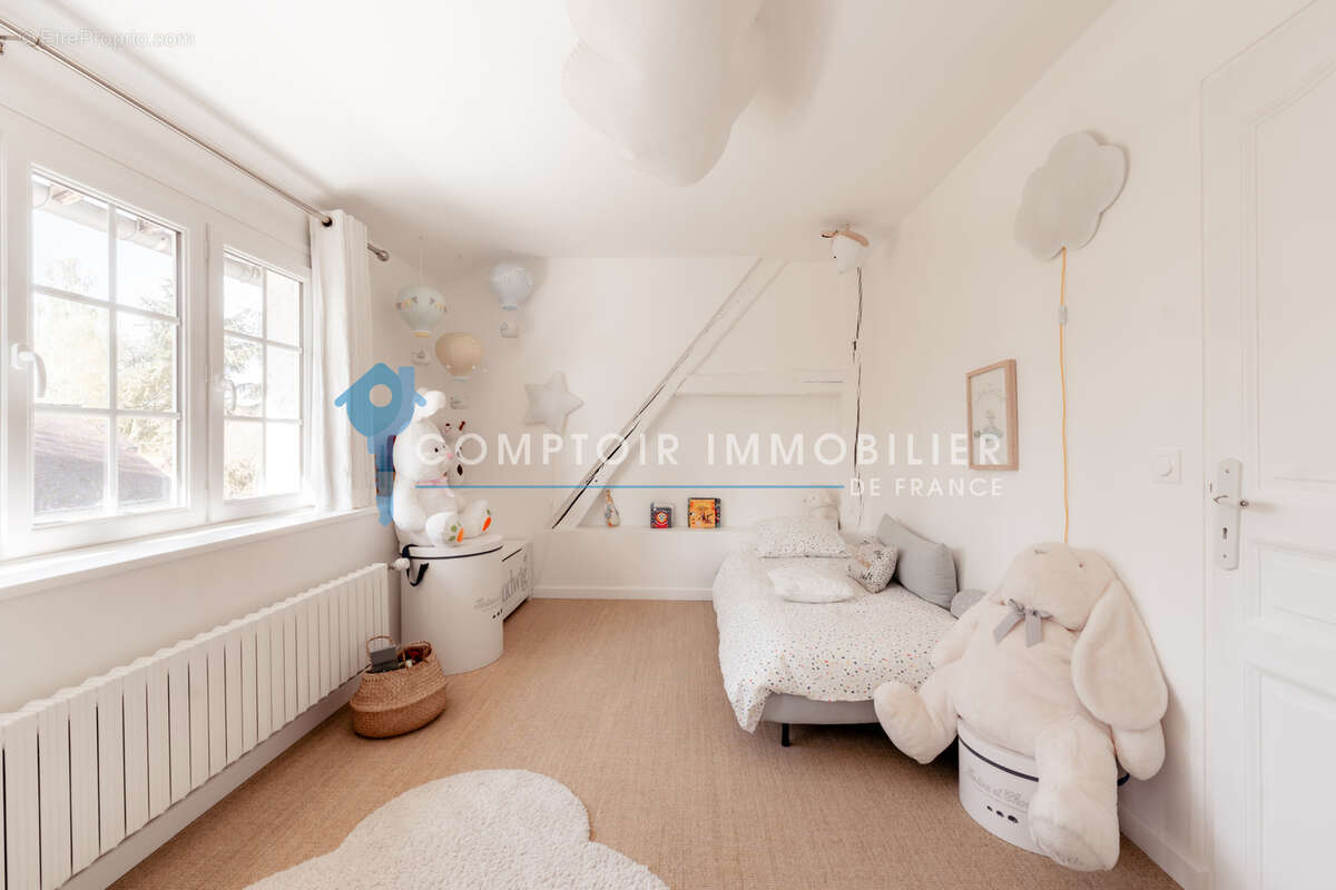 A vendre Dpt Eure (27) entre Anet et Pacy sur Eure maison 210 m2 avec piscine sur terrain de 2 787 m2 - photo 10