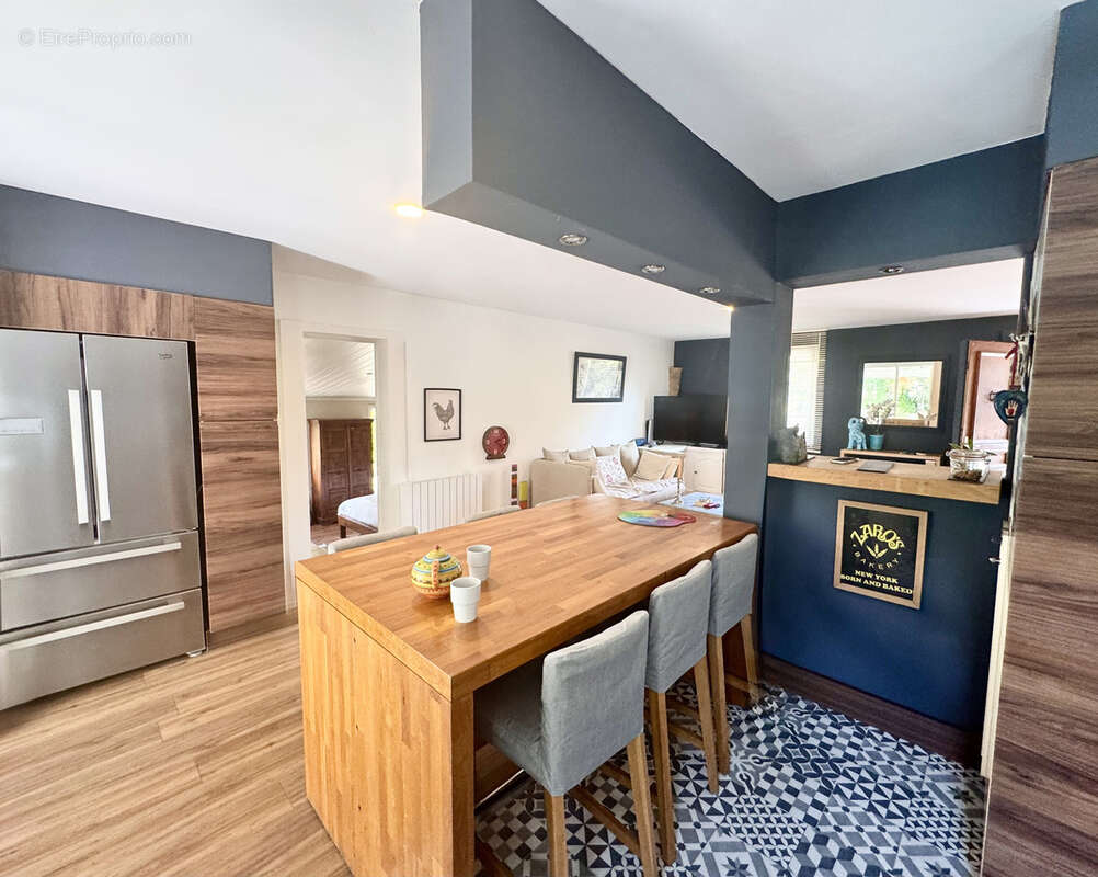 Maison à SAINT-CEZAIRE-SUR-SIAGNE