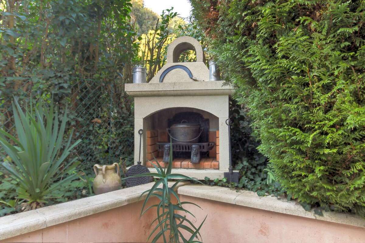 Appartement à ROQUESTERON