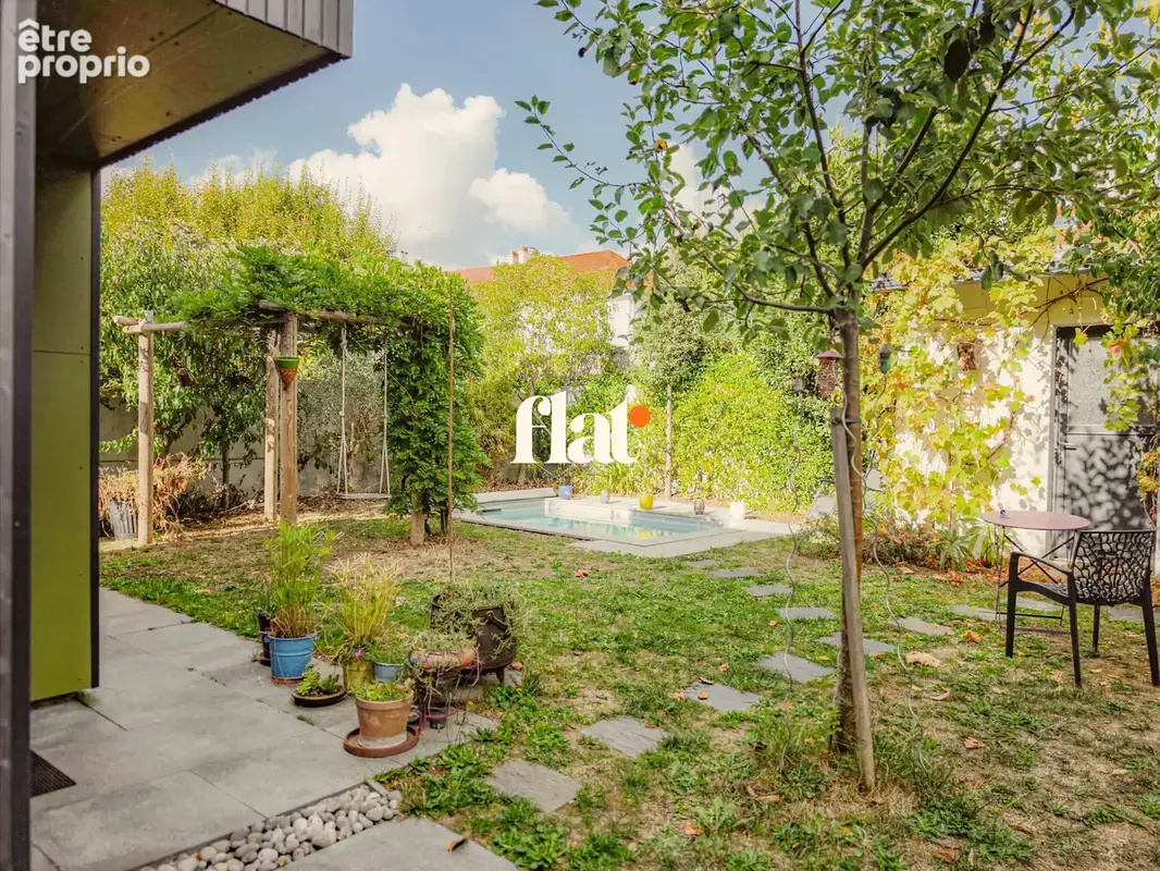 Nantes - Maison familiale de 154 m2, 5 chambres, piscine et garage - photo 9