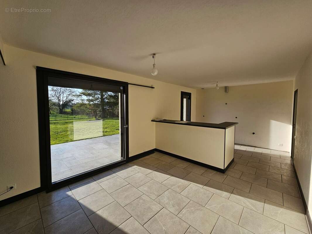 Maison à SAINT-ETIENNE-DU-BOIS