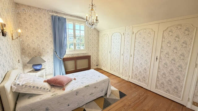 Belle maison ancienne avec grand terrain et garage double ! - photo 10