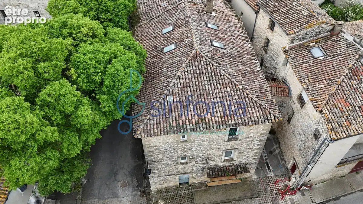 Maison de village à rénover. 120 m2. Terrasse 15 m2. Prix attractif ! - photo 9
