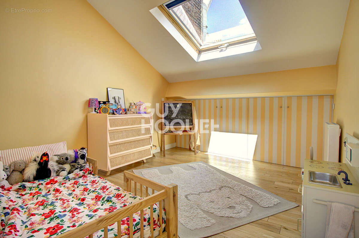 Appartement à PARIS-20E