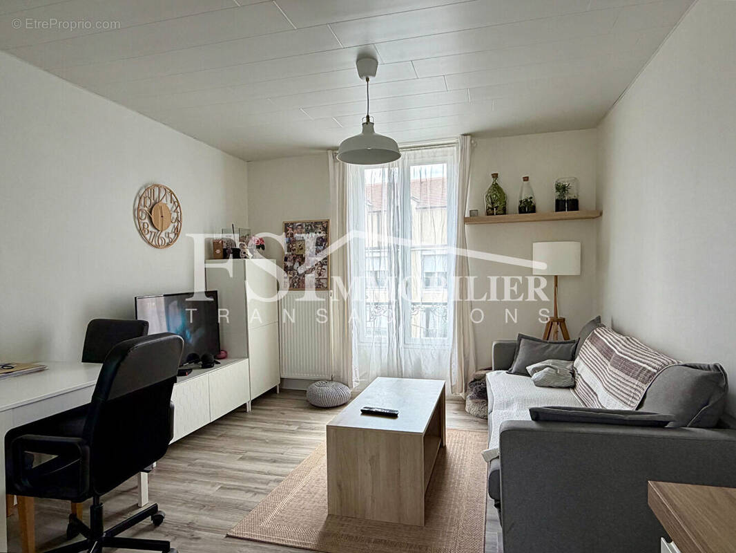 Appartement à BEAUCHAMP